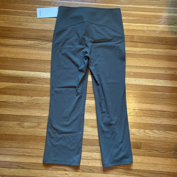 NWT Lululemon Smooth Fit Pull-On High-Rise Crop - Picture 5 of 6